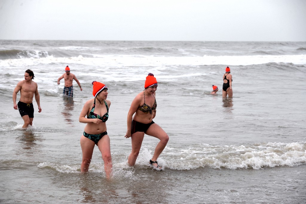../Images/Nieuwjaarsduik Nederzandt 2018 115.jpg